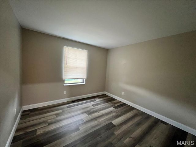 158 Universal Drive, St Peters, MO 63376