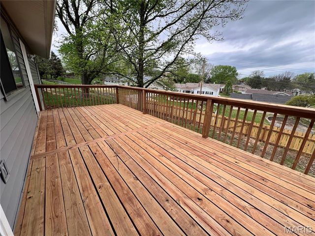 158 Universal Drive, St Peters, MO 63376