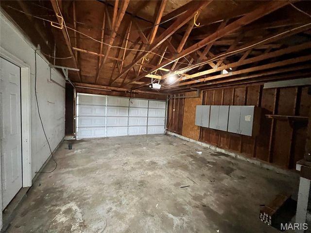 158 Universal Drive, St Peters, MO 63376