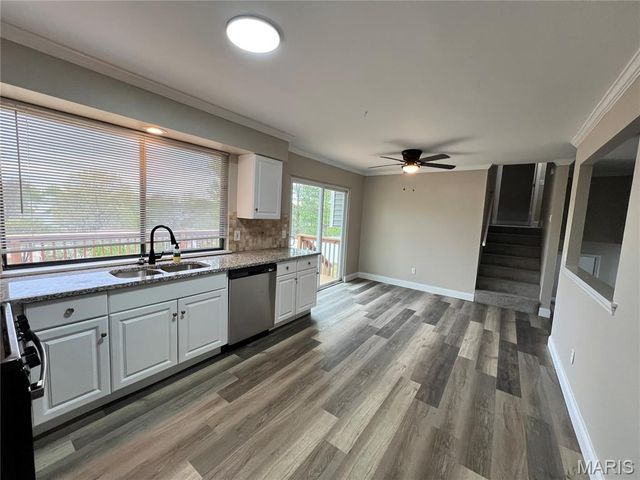158 Universal Drive, St Peters, MO 63376
