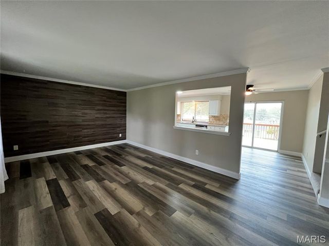 158 Universal Drive, St Peters, MO 63376