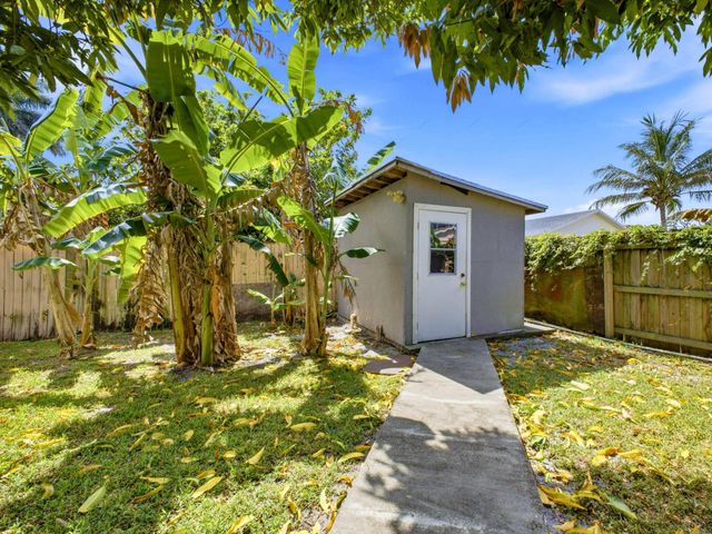 3561 Oberon Avenue, Boynton Beach, FL 33436