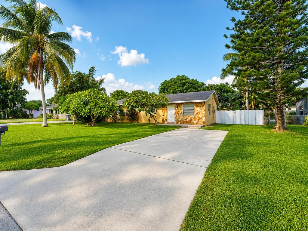 3561 Oberon Avenue, Boynton Beach, FL 33436