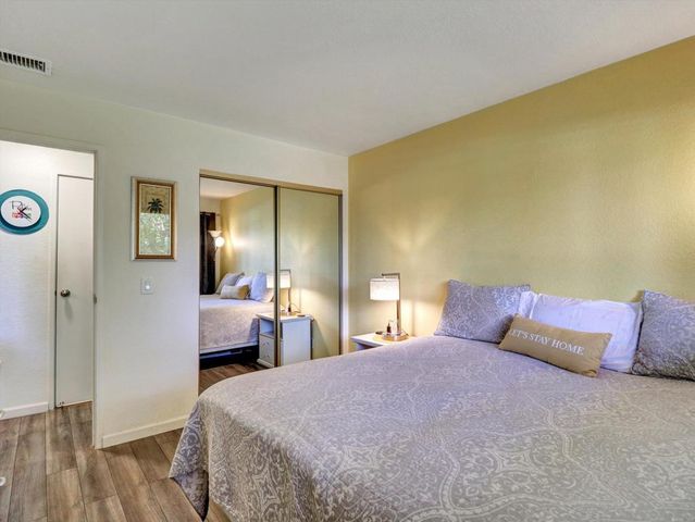 470 N Villa Court 208, Palm Springs, CA 92262