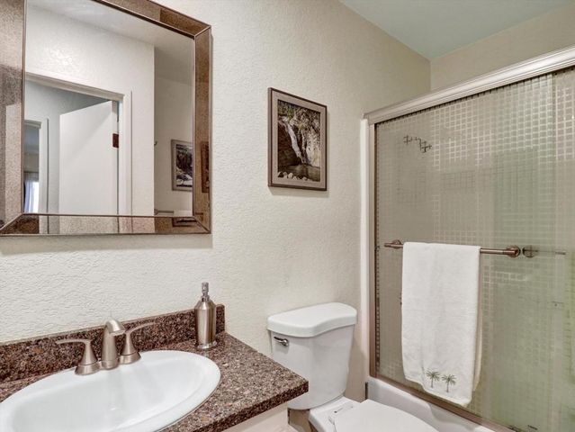 470 N Villa Court 208, Palm Springs, CA 92262