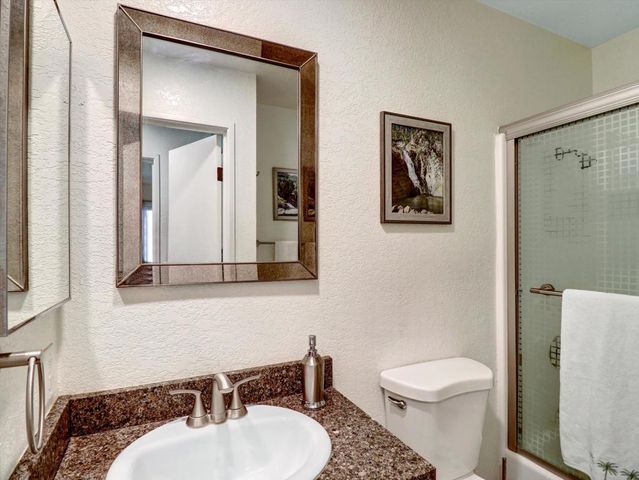 470 N Villa Court 208, Palm Springs, CA 92262