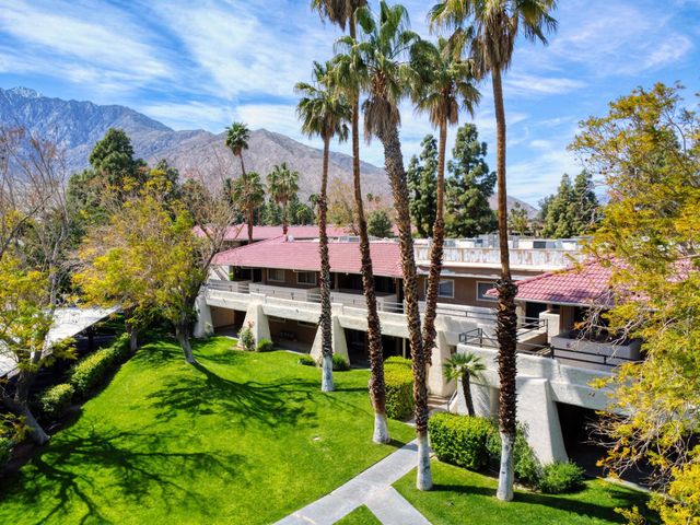 470 N Villa Court 208, Palm Springs, CA 92262