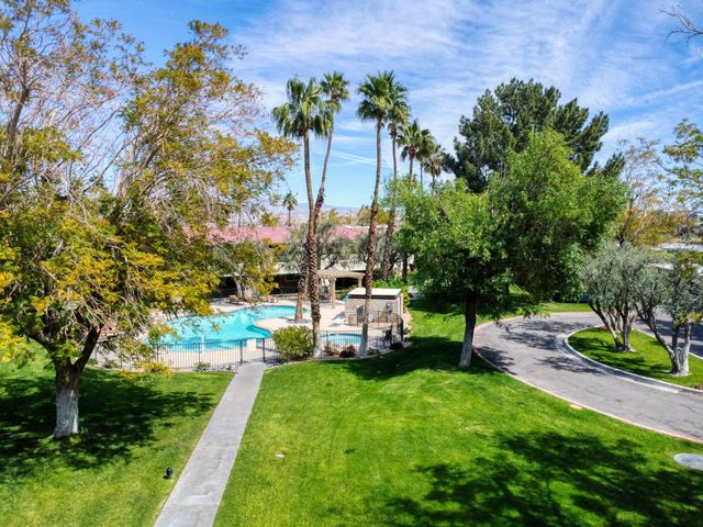 470 N Villa Court 208, Palm Springs, CA 92262