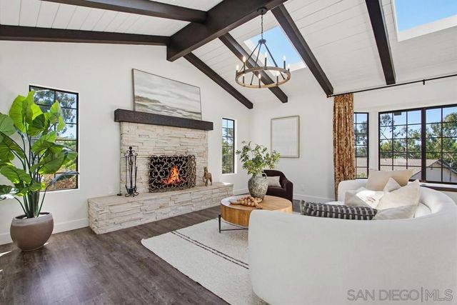 2024 Grandview Rd, Vista, CA 92084