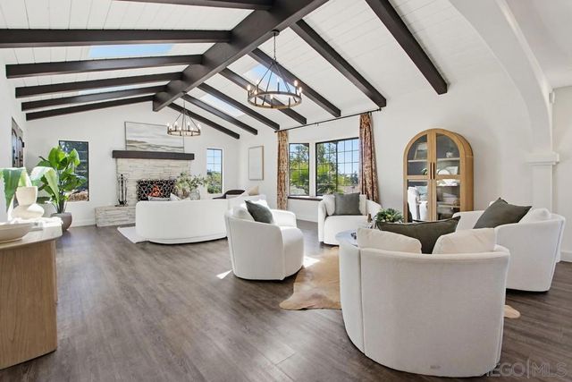 2024 Grandview Rd, Vista, CA 92084