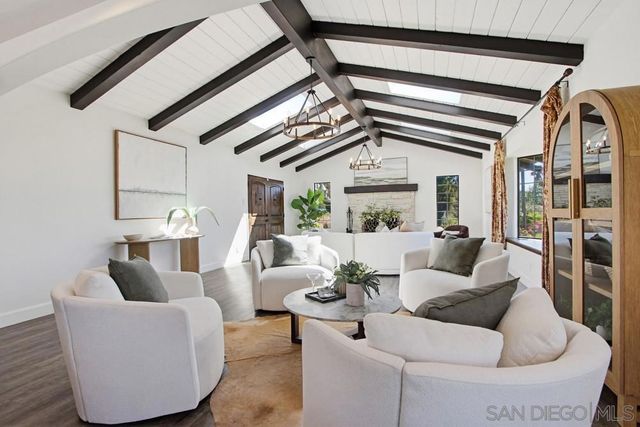 2024 Grandview Rd, Vista, CA 92084