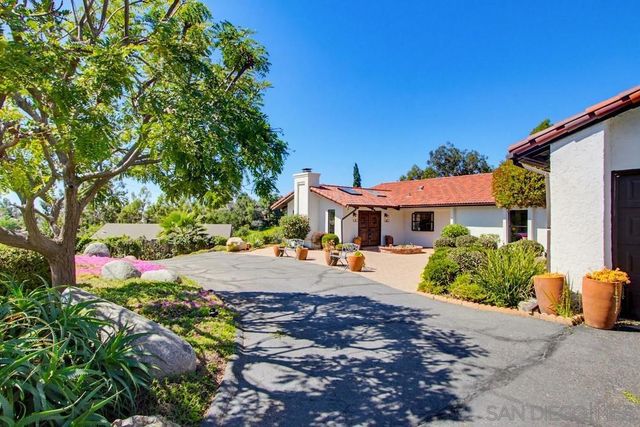 2024 Grandview Rd, Vista, CA 92084