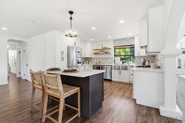 2024 Grandview Rd, Vista, CA 92084