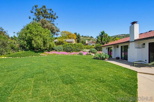 2024 Grandview Rd, Vista, CA 92084