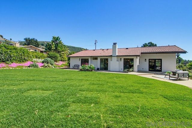 2024 Grandview Rd, Vista, CA 92084