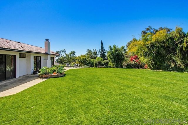 2024 Grandview Rd, Vista, CA 92084