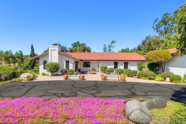 2024 Grandview Rd, Vista, CA 92084