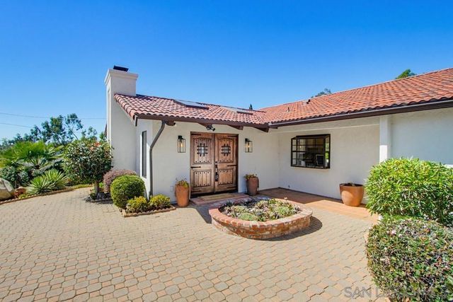 2024 Grandview Rd, Vista, CA 92084