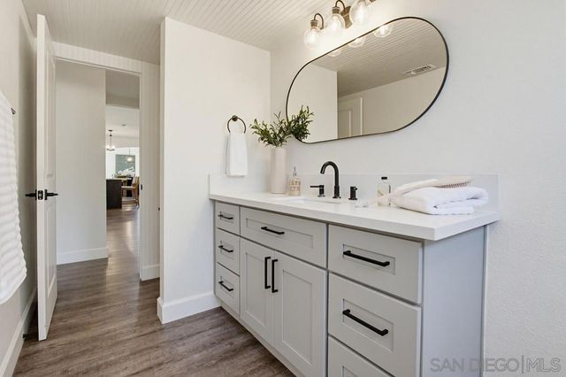 2024 Grandview Rd, Vista, CA 92084