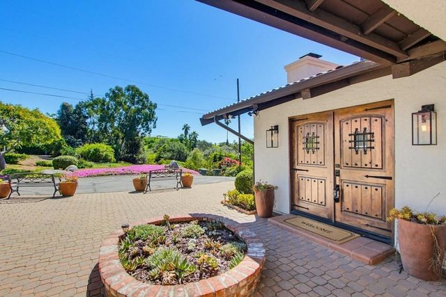 2024 Grandview Rd, Vista, CA 92084