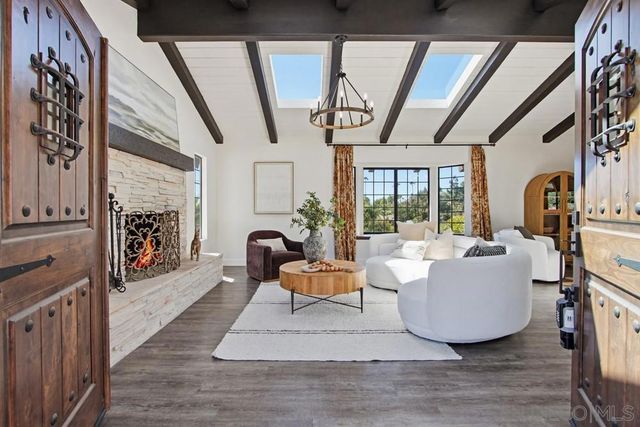 2024 Grandview Rd, Vista, CA 92084