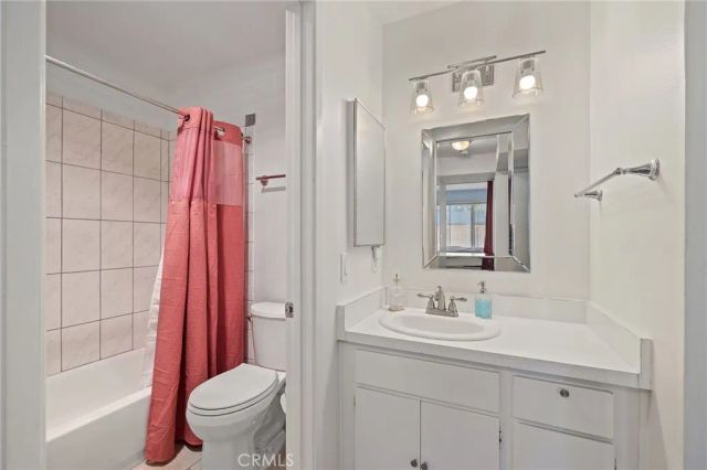 154 Echo Run 66, Irvine, CA 92614