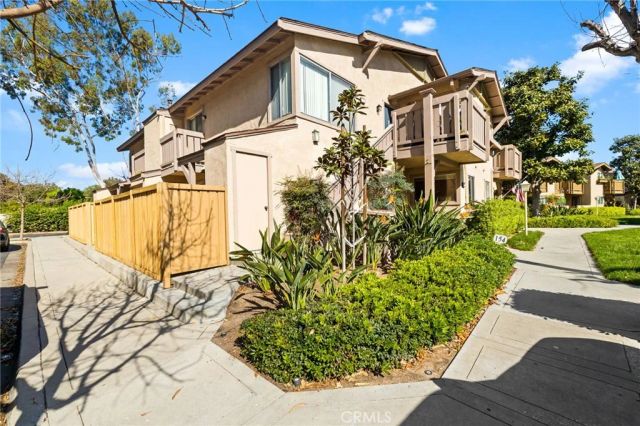 154 Echo Run 66, Irvine, CA 92614