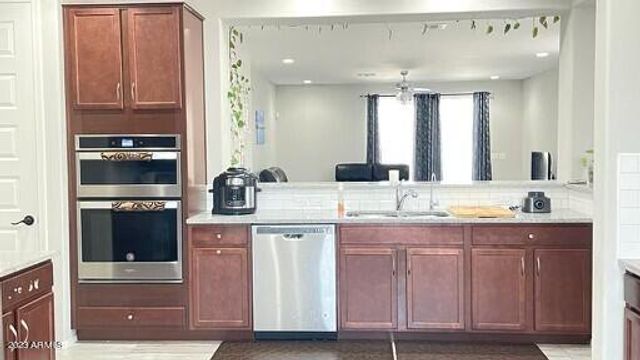 9512 W FALLEN LEAF Lane, Peoria, AZ 85383