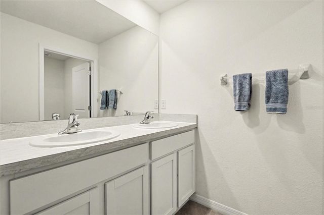 814 ACE OUTLAW AVENUE, Ruskin, FL 33570