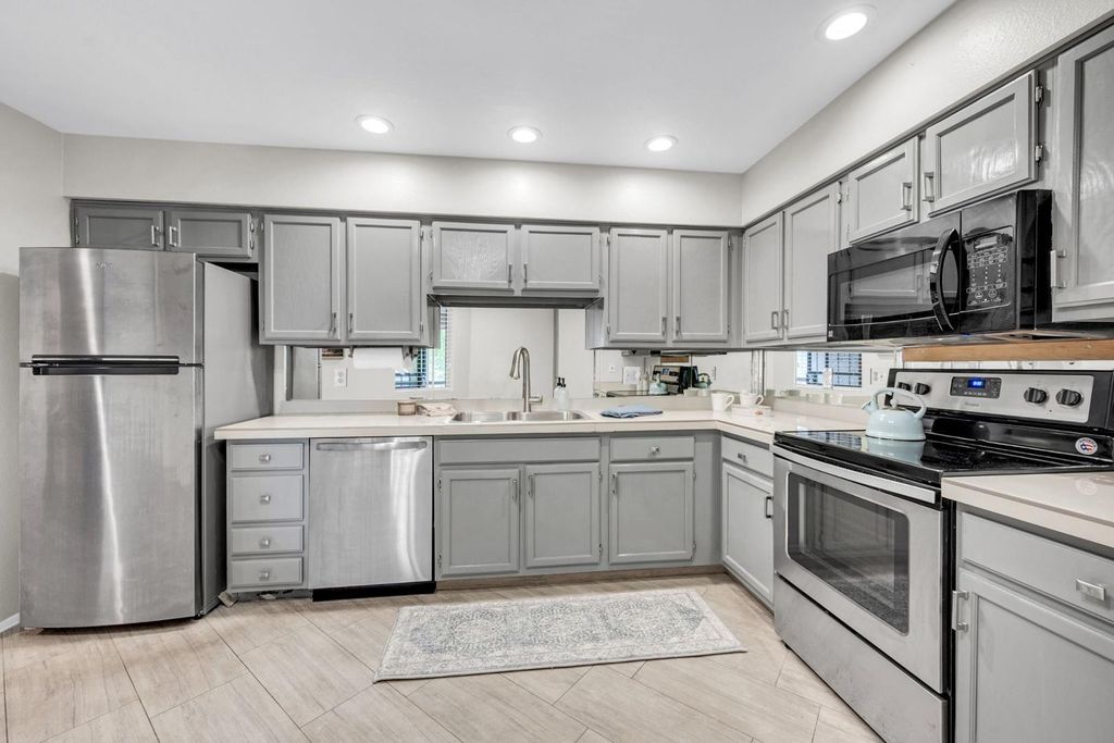 9115 E PURDUE Avenue 213, Scottsdale, AZ 85258 — photo 2