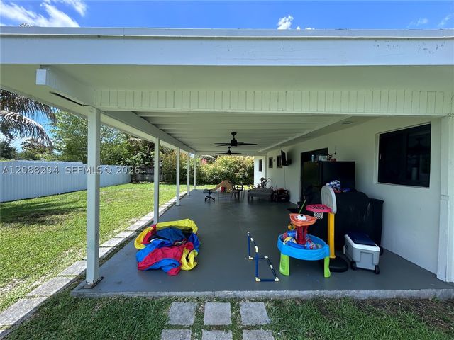 18101 SW 92nd Ave, Palmetto Bay, FL 33157