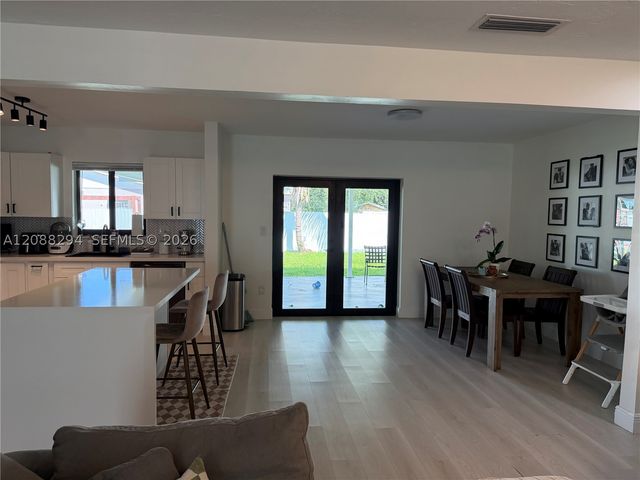18101 SW 92nd Ave, Palmetto Bay, FL 33157