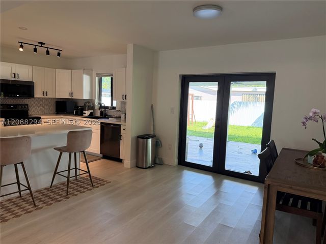 18101 SW 92nd Ave, Palmetto Bay, FL 33157