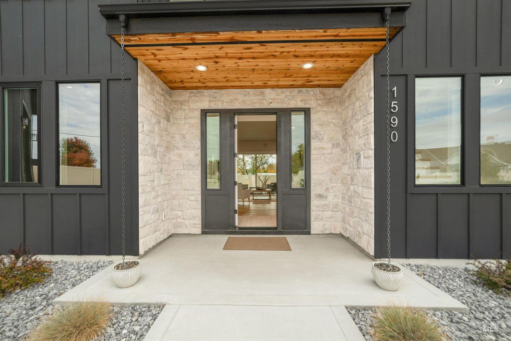 1590 N Watershed Ln, Star, ID 83669 photo 4