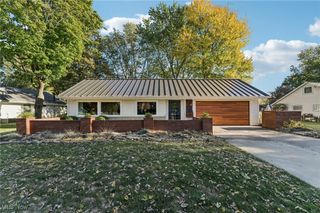 8797 Westlawn Boulevard, Olmsted Falls, OH 44138