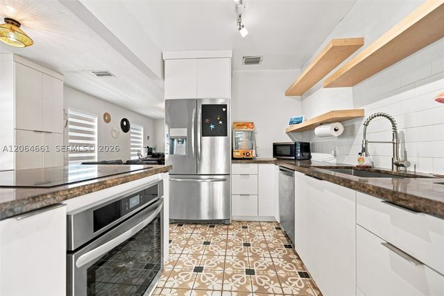240 Carlisle Dr, Miami Springs, FL 33166