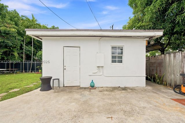 240 Carlisle Dr, Miami Springs, FL 33166