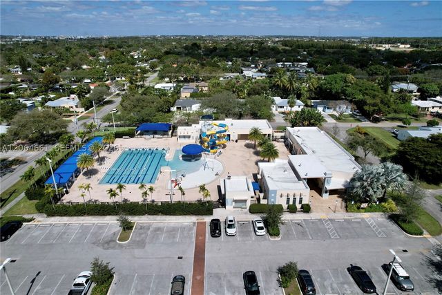 240 Carlisle Dr, Miami Springs, FL 33166