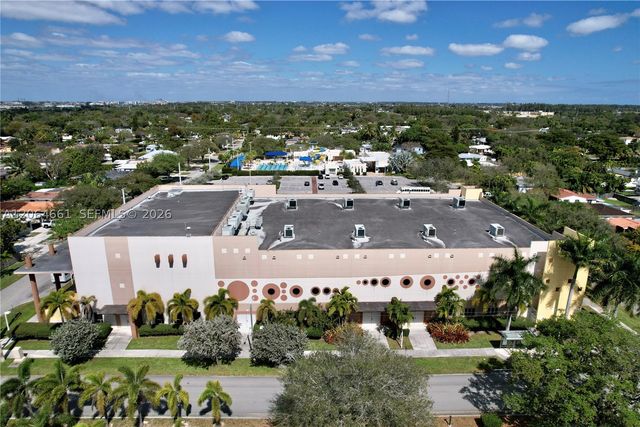 240 Carlisle Dr, Miami Springs, FL 33166