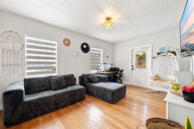 240 Carlisle Dr, Miami Springs, FL 33166
