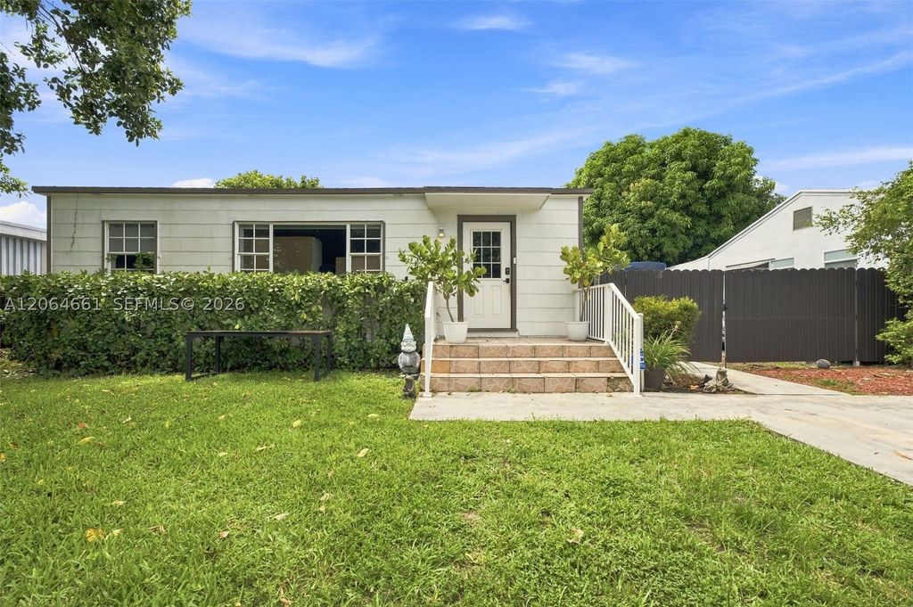 240 Carlisle Dr, Miami Springs, FL 33166