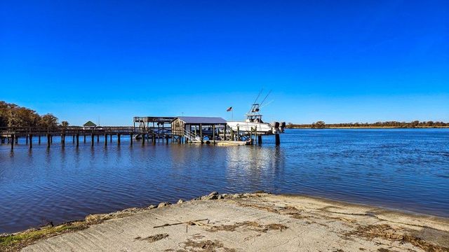 548 Arcadia Rd., Pawleys Island, SC 29585