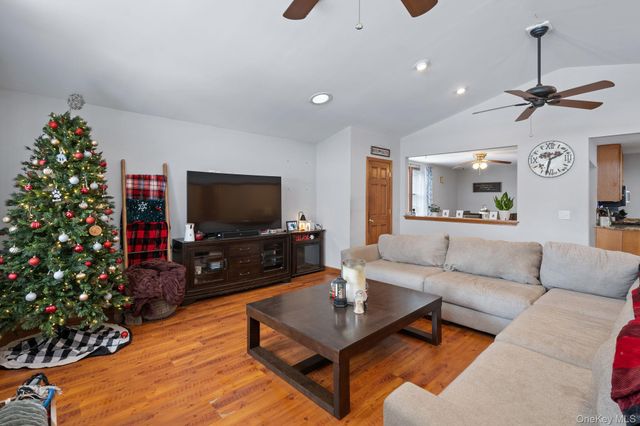 106 John Street, Maybrook, NY 12543