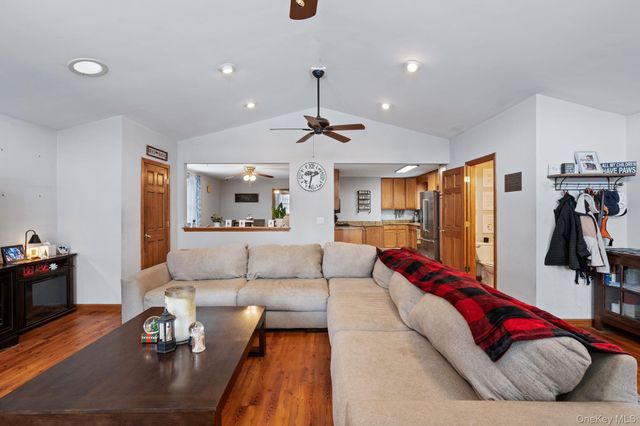 106 John Street, Maybrook, NY 12543