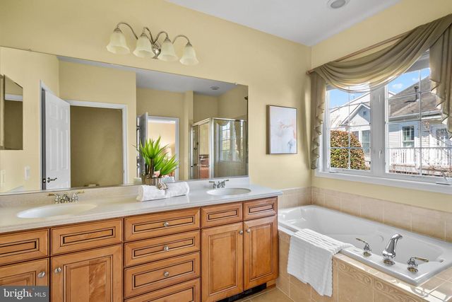 8911 PERIWINKLE BLUE CT, Lorton, VA 22079