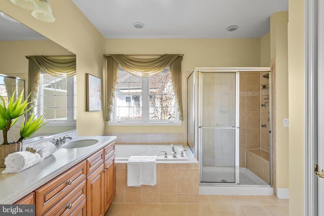 8911 PERIWINKLE BLUE CT, Lorton, VA 22079