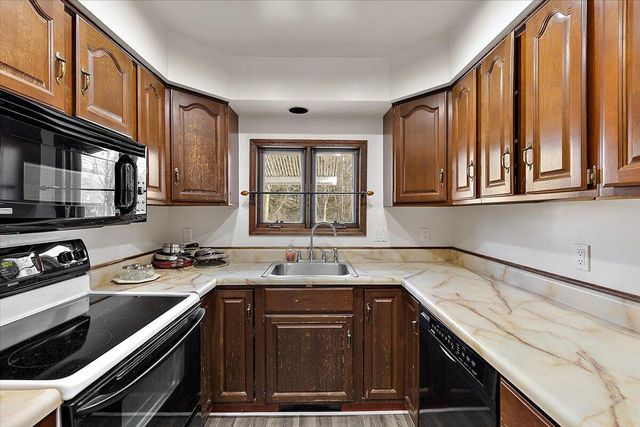 16465 28 Mile Road, Ray, MI 48096