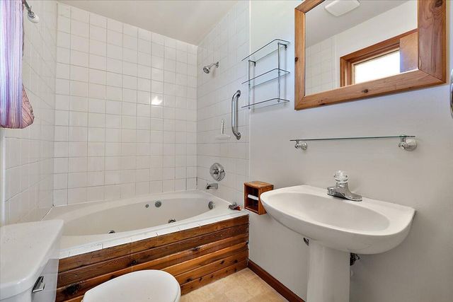 16465 28 Mile Road, Ray, MI 48096