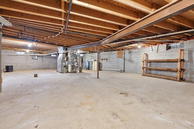 16465 28 Mile Road, Ray, MI 48096