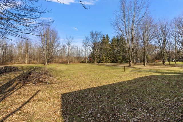 16465 28 Mile Road, Ray, MI 48096